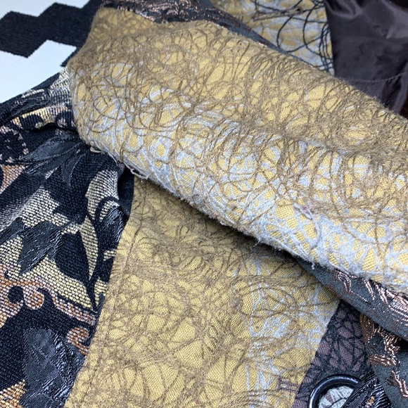 Fab, patterned, tapestry, ruffle coat!! - Picture 13 of 14